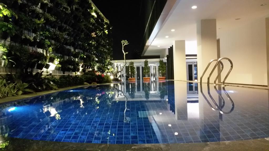 D'Best Hotel Pasar Baru Bandung Exterior foto